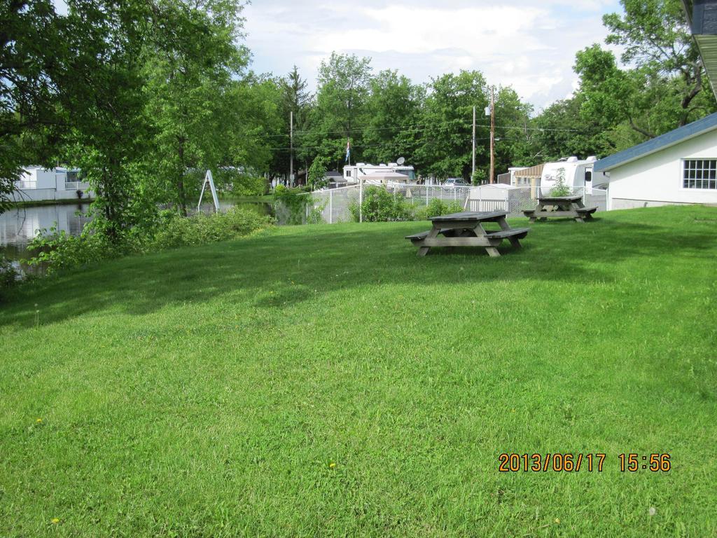 Motel Parc Beaumont Inc. Екстериор снимка