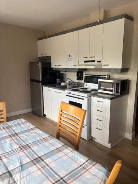 Motel Parc Beaumont Inc. Екстериор снимка