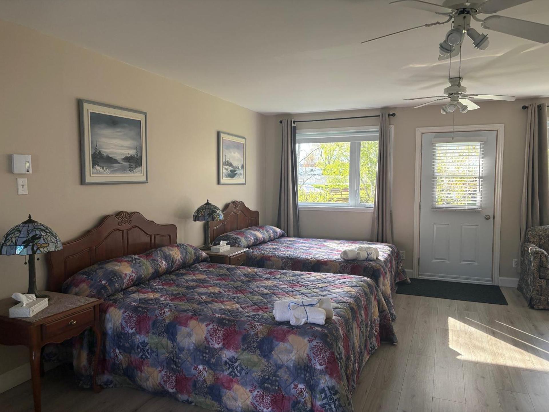 Motel Parc Beaumont Inc. Екстериор снимка